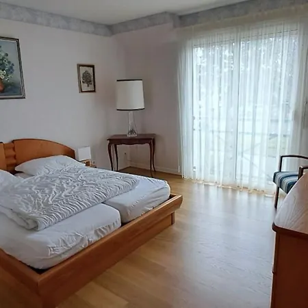 Sumptuous Holiday House Near The Beaches